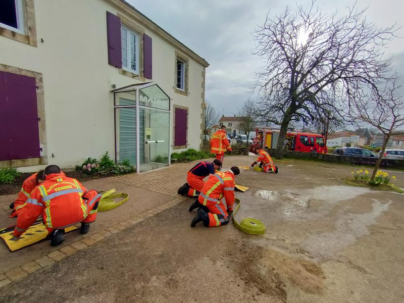 FORMATION SAPEURS POMPIERS VOLONTAIRES A THORIGNY 